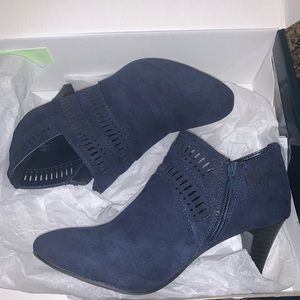 Karen Scott NIB Booties